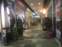 Junction Nine (D27), Retail #372945101
